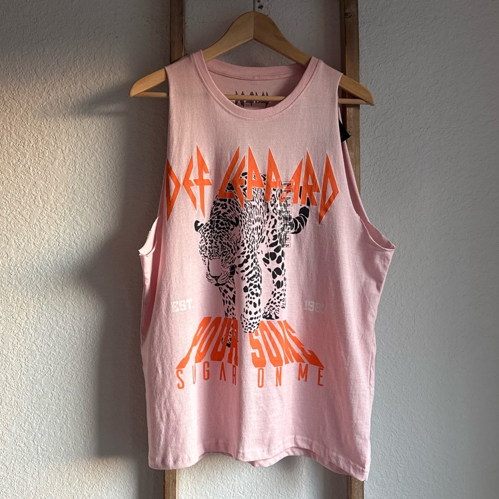 Def Leppard Pour Some Sugar On Me Graphic Muscle Tee NWT Sz: Large